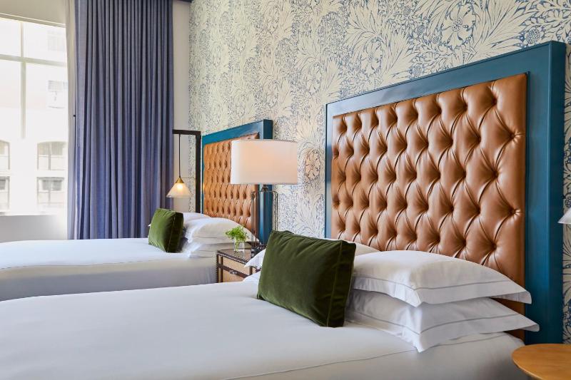 Premium Queen Room with Two Queen Beds image 3