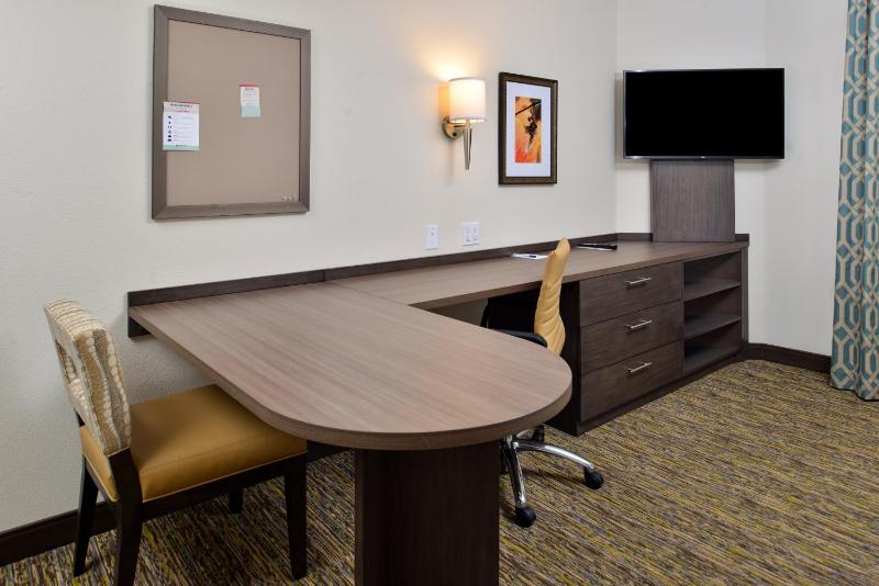 Queen Studio Suite with Two Queen Beds - Non-Smoking image 3