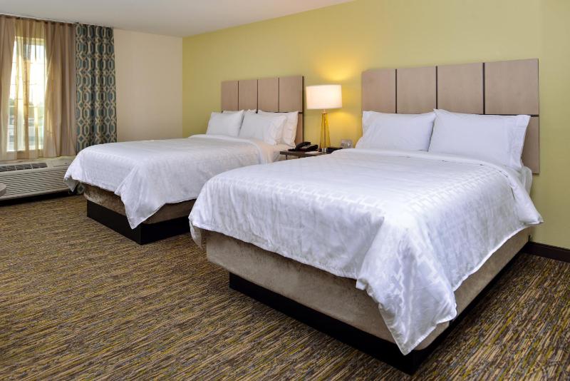 Queen Studio Suite with Two Queen Beds - Non-Smoking image 4