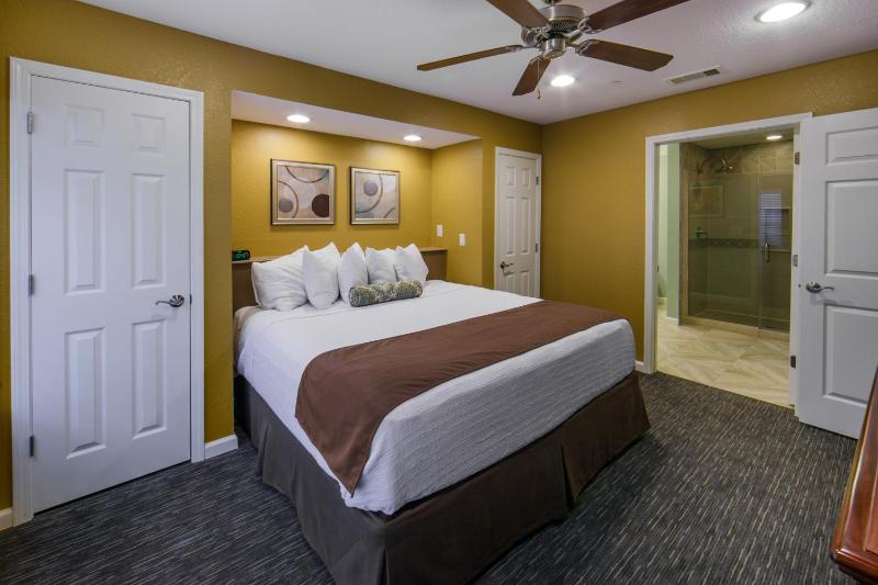 Two-Bedroom Villa image 4