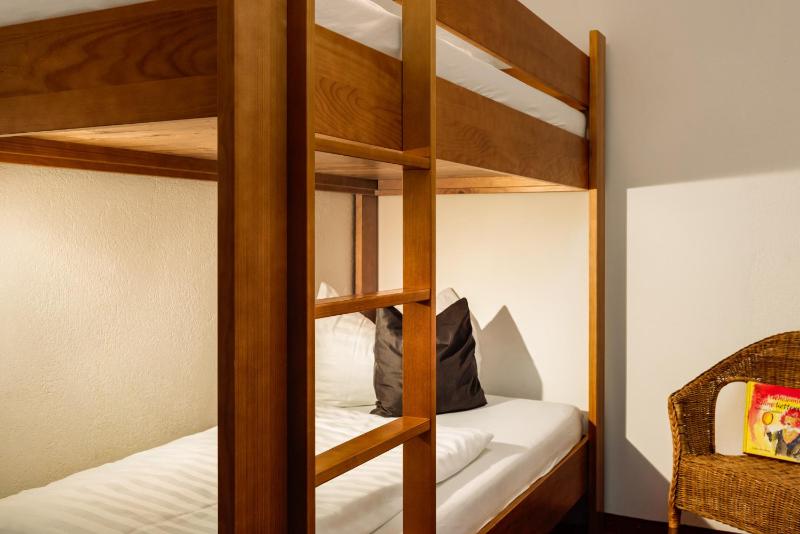 Deluxe Suite with Balcony (6 Adults) image 3