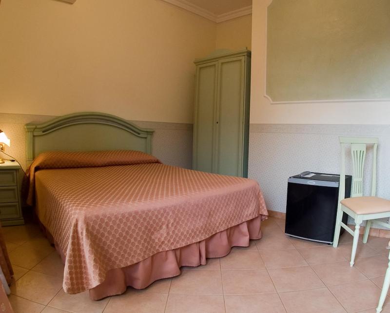 Deluxe Single Room image 3