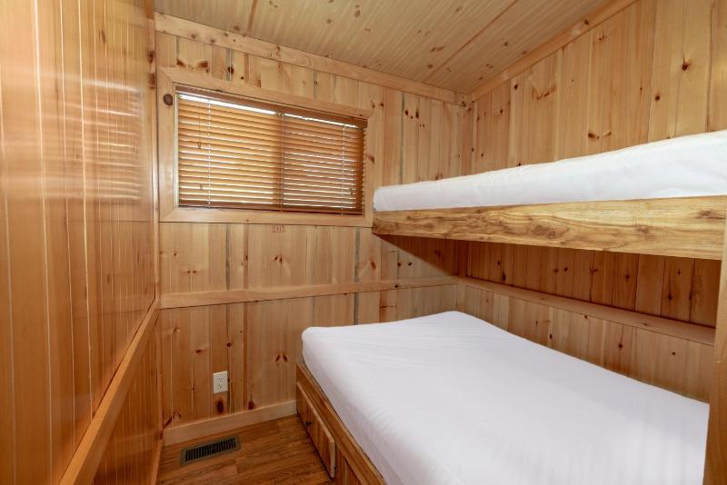 Deluxe Two Bedroom Cottage image 3