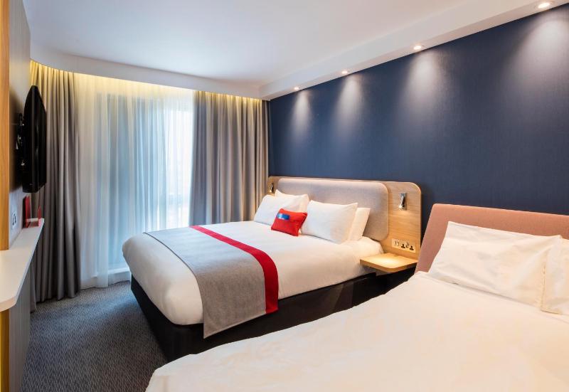 Standard Double Room with Sofa Bed and Free Hot Breakfast image 4
