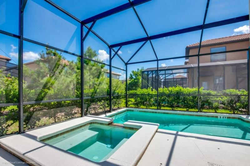 Five-Bedroom House image 3