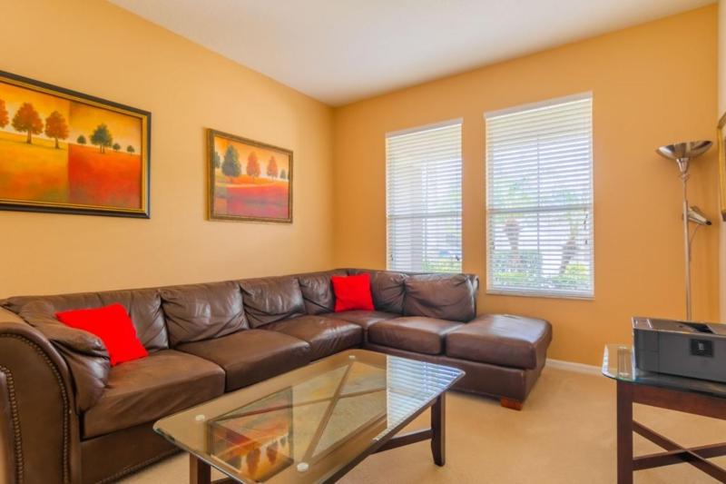 Five-Bedroom House image 3