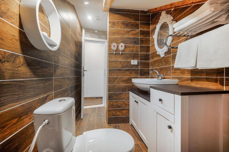 Double Room - Attic image 4