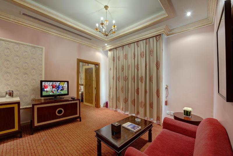 Junior Suite with Sea View image 3