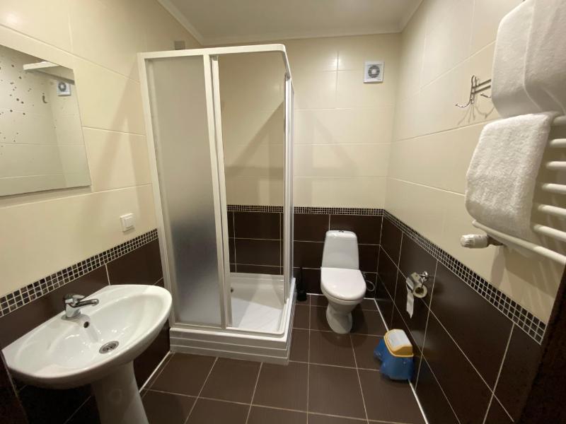 Standard Twin Room image 2