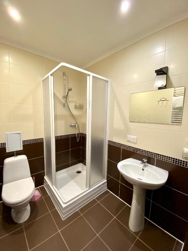 Standard Twin Room image 3