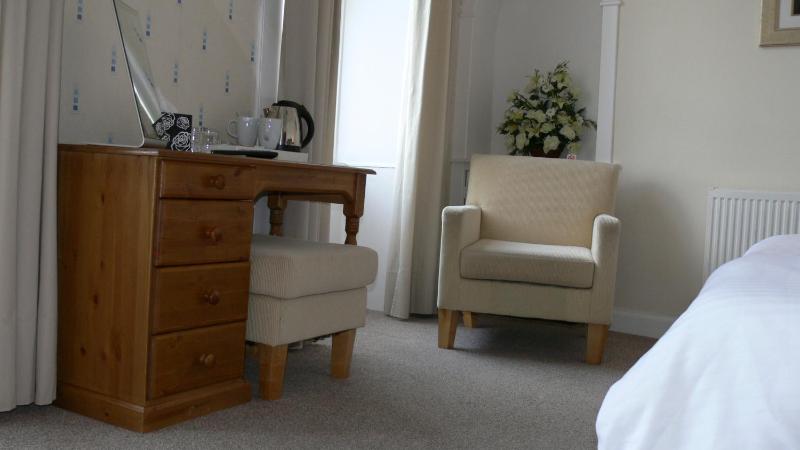 Double or Twin Room with Sea View image 4