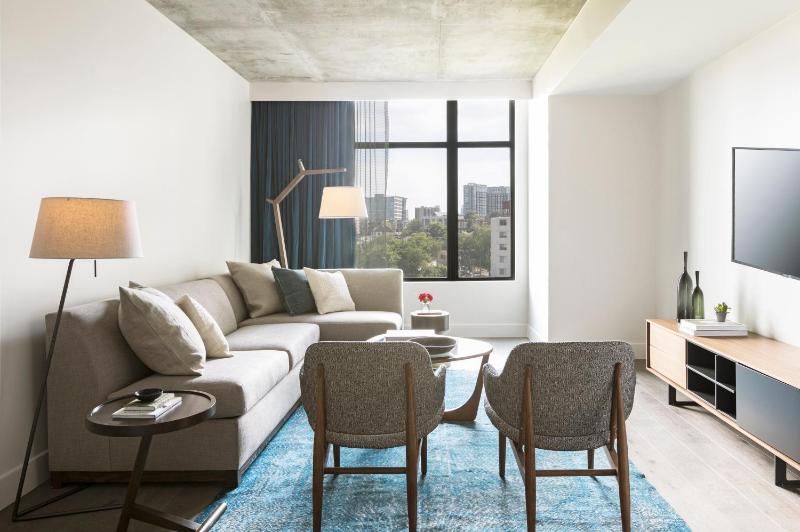 One-Bedroom King Suite - Non-Smoking image 3