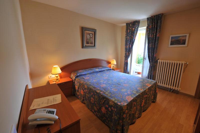 Double or Twin Room image 3