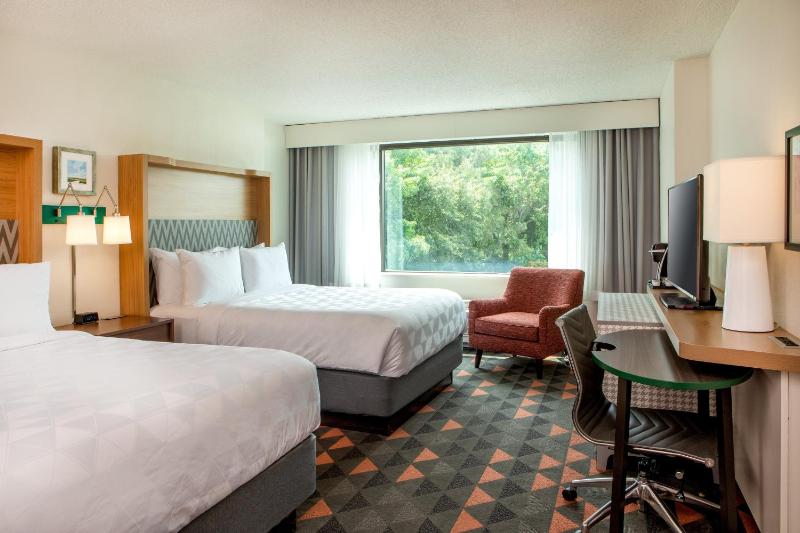 Standard Queen Room with Two Queen Beds image 2