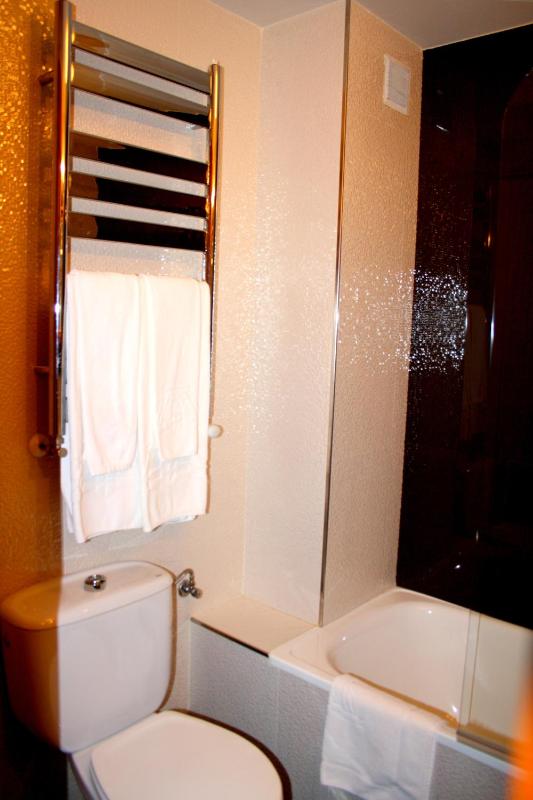 Single Room image 4