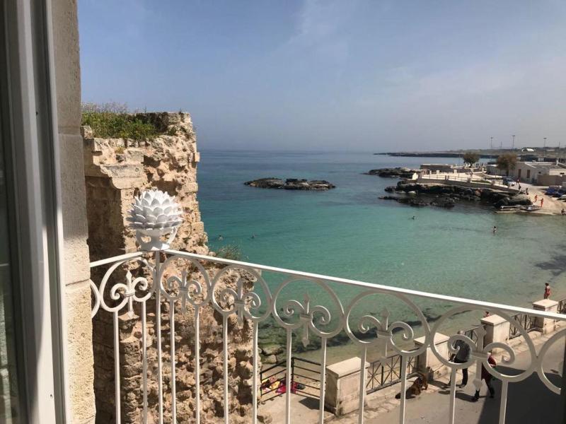 Queen Suite with Sea View image 3