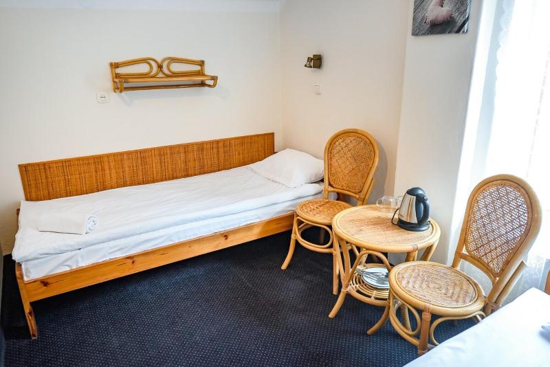 Double Room image 4