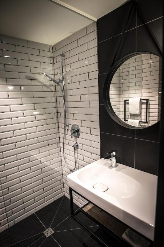 Standard Double Room image 4