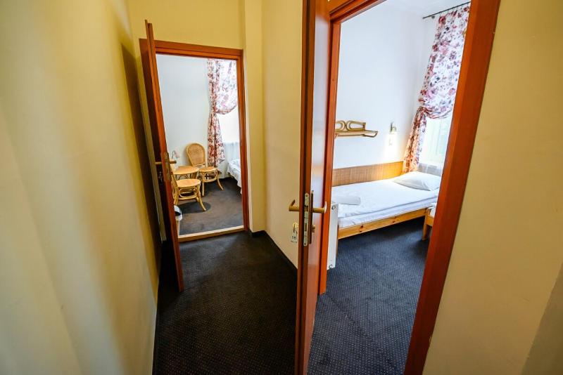 Quadruple Room image 3