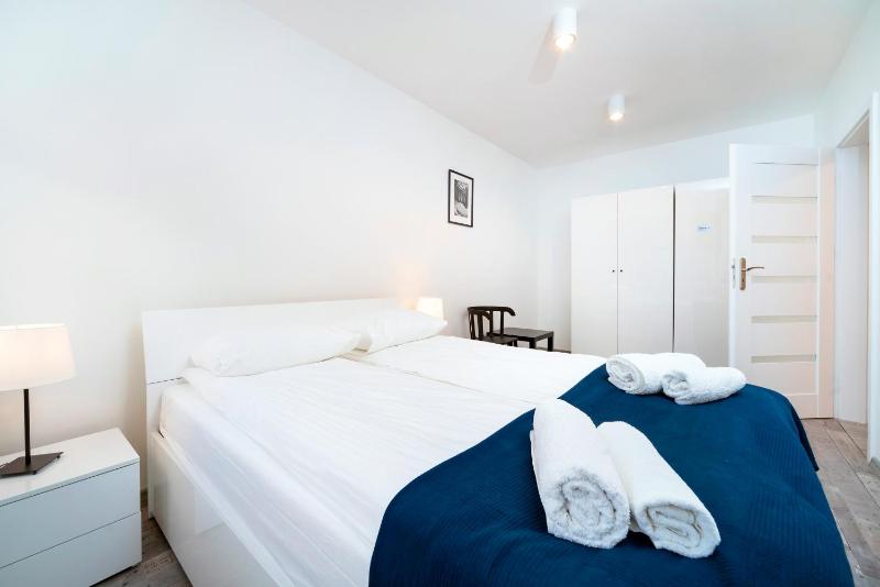 One-Bedroom Apartment image 4