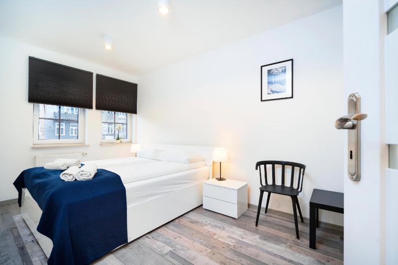 One-Bedroom Apartment image 3