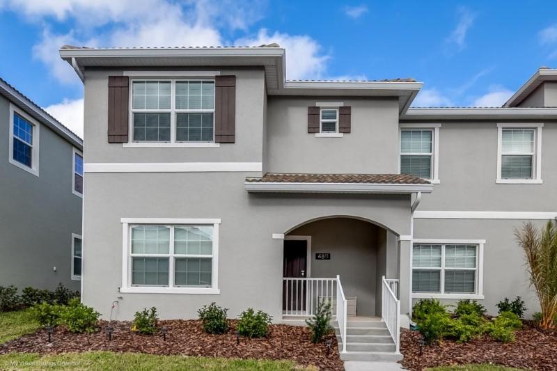 Five-Bedroom Townhouse image 1