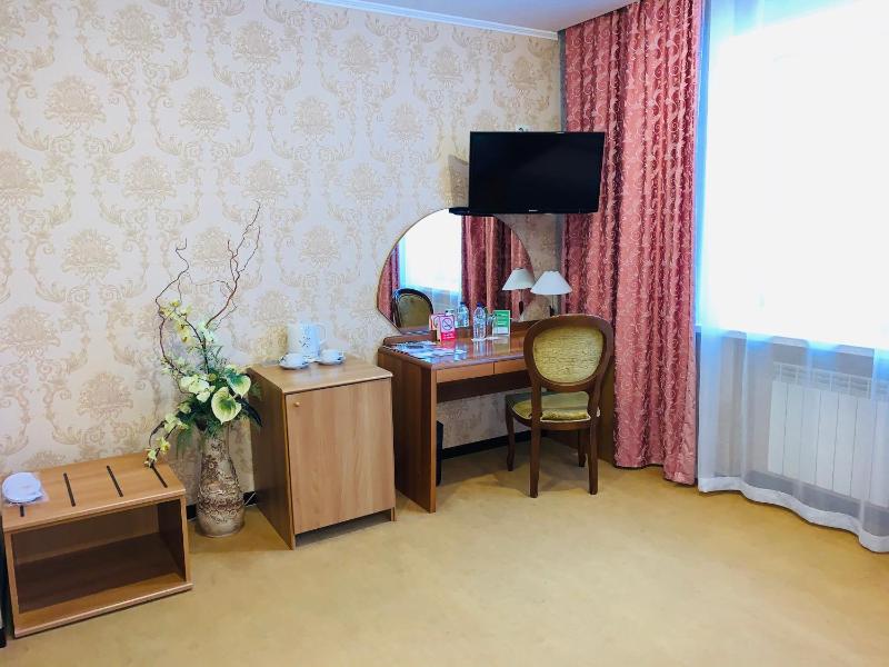 Deluxe Double Room image 2