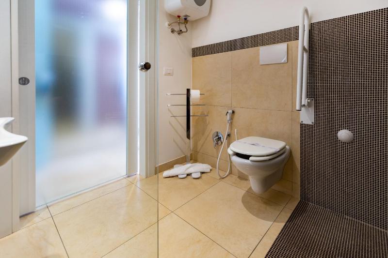 Double Room - Disability Access image 2