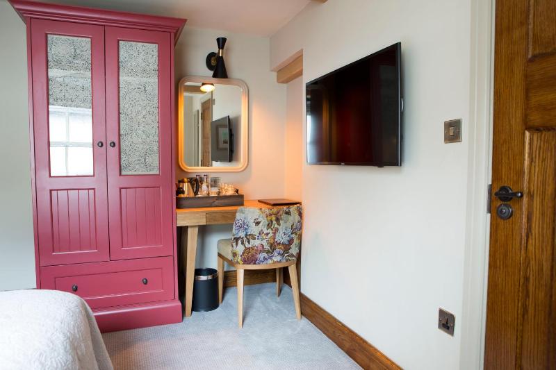 Standard Double Room image 4