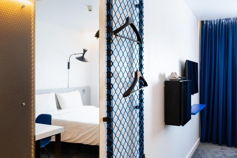 Premium Double Room image 4