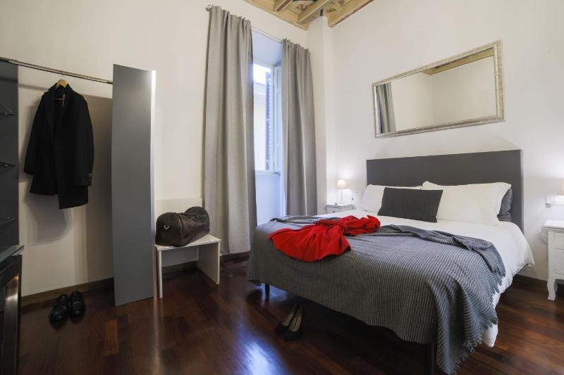 Large Double Room image 1