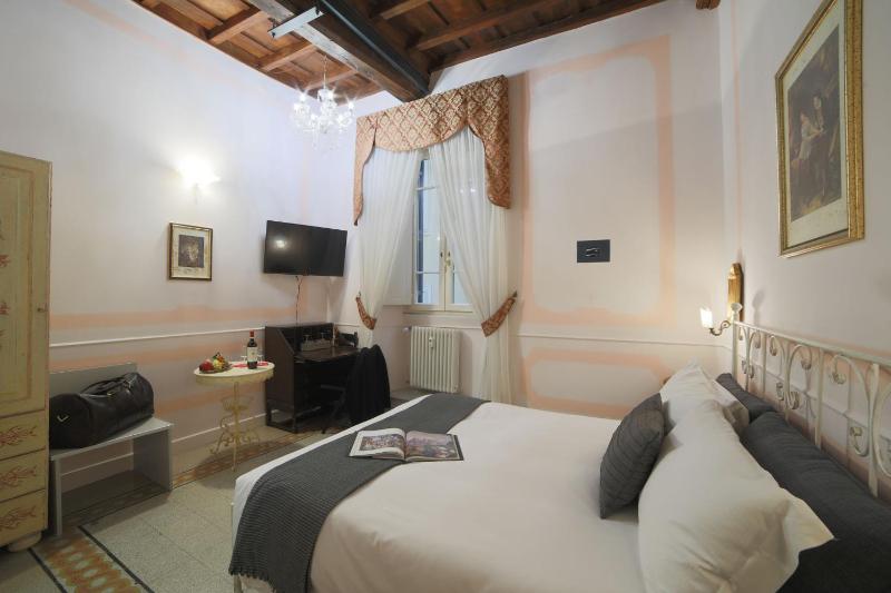 Standard Double Room image 1