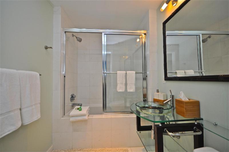 Two-Bedroom Apartment with Ocean View image 4