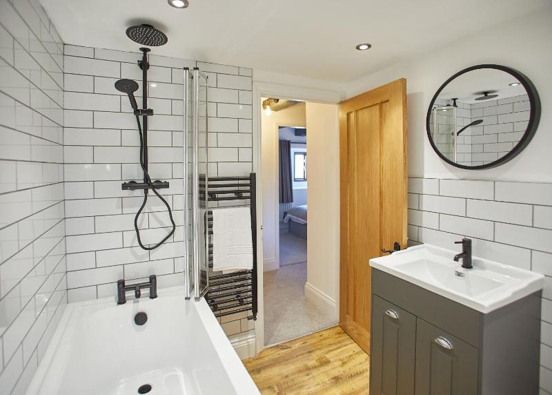 Host & Stay | The Coach House - image 11