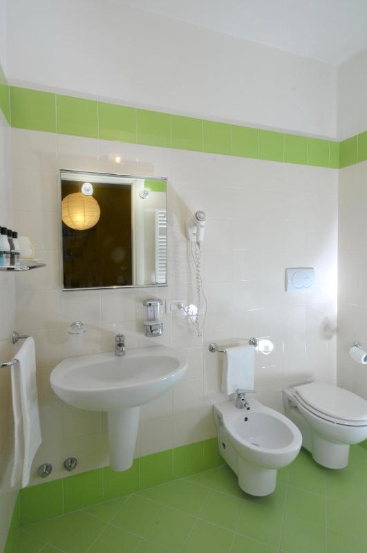 Double Room with Balcony image 3