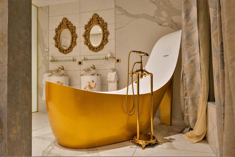 Superior King Room image 1
