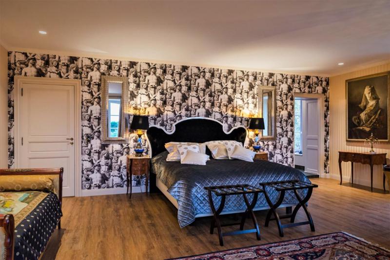 Superior King Room image 1