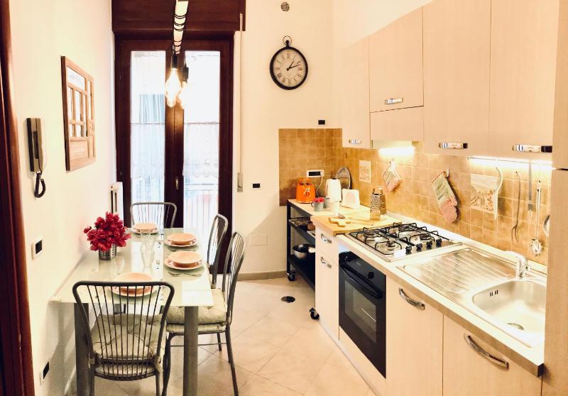 GuestHost - Salerno Historic Center Lovely Flat - image 9