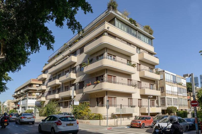 Italian design apartment in Rothschild Blvd - image 15