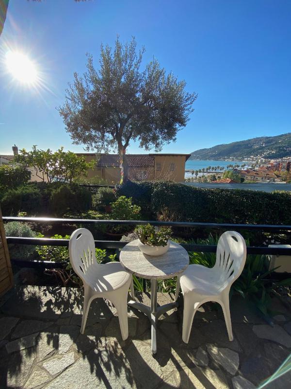 Double Room with Extra Bed and Sea View image 2