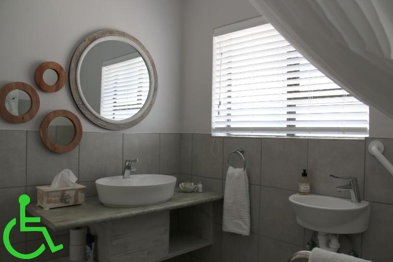 Albatross Guesthouse - image 15