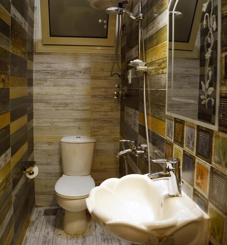 Double Room with Private Bathroom image 1