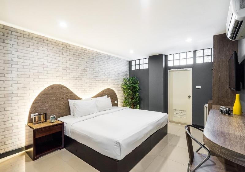 Superior Double Room image 3