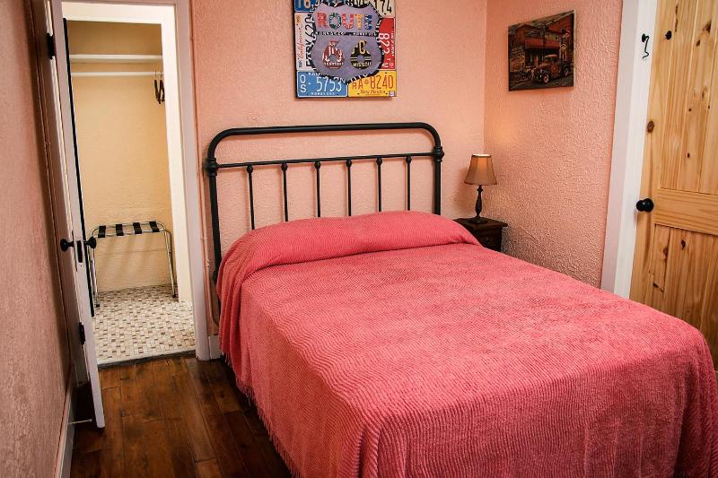 Double Room image 3