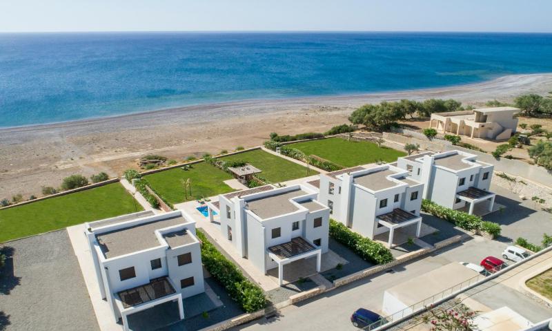 Villa - Beach Front image 3