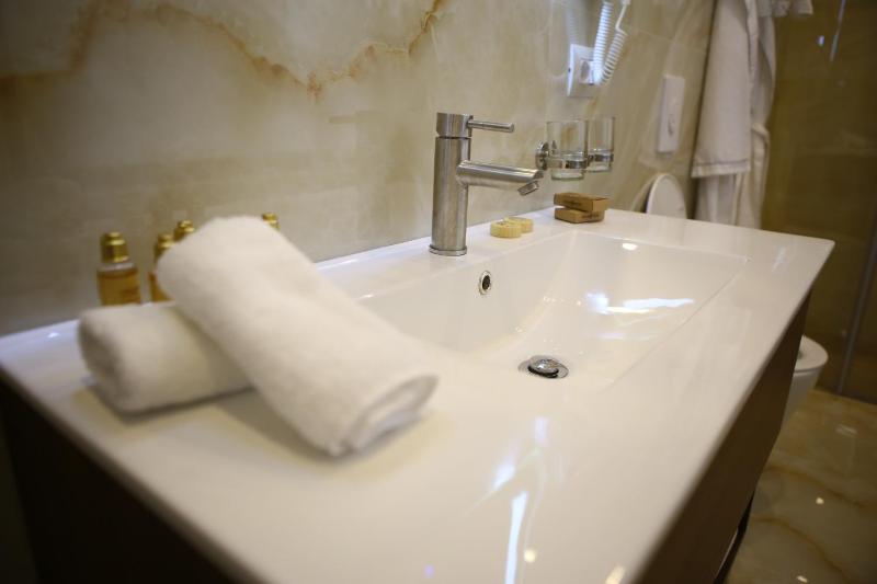 Junior Suite image 2