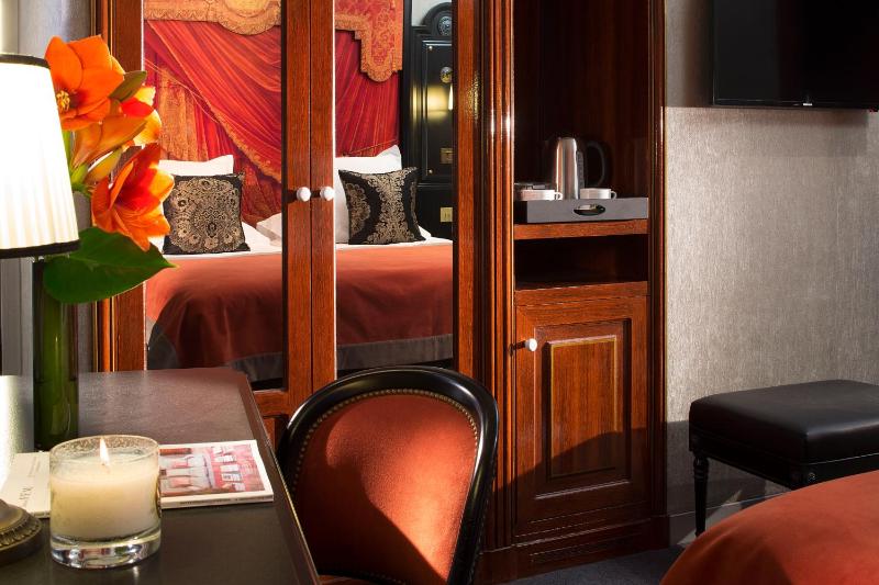 Classic Double or Twin Room image 4