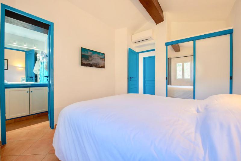 Two-Bedroom House image 4