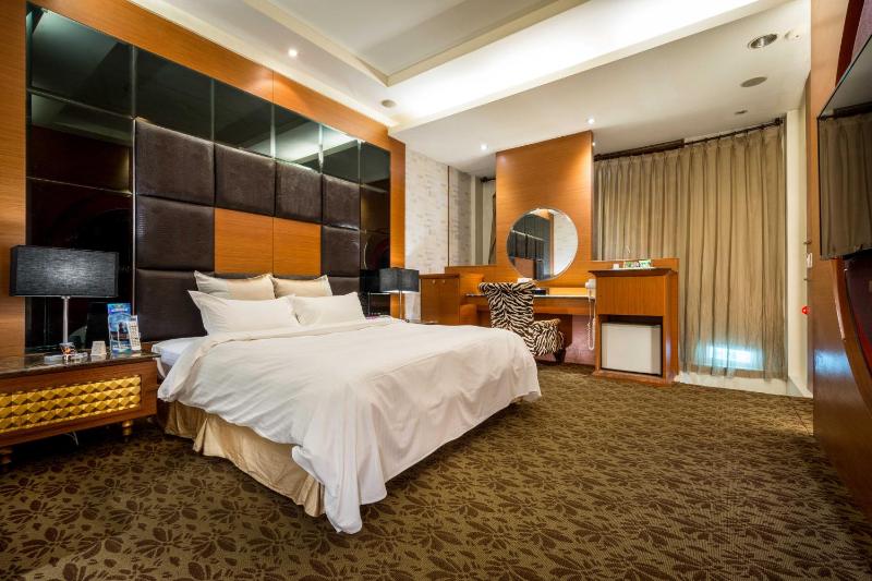 Room Selected at Check-In (Check-in after 21:00) image 2