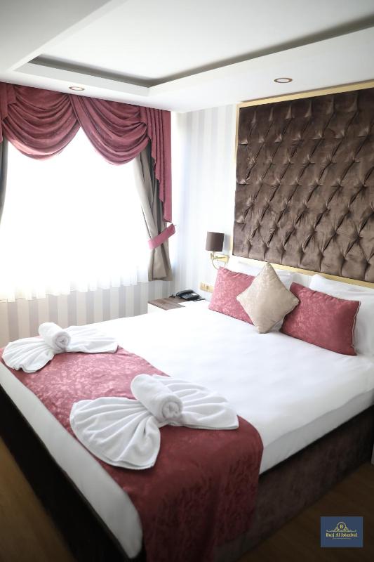 Standard Double Room image 4